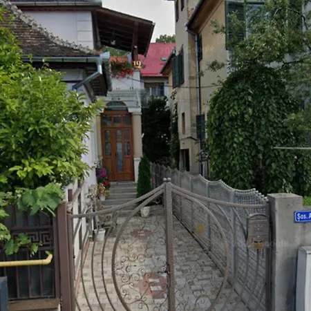 Dadi House